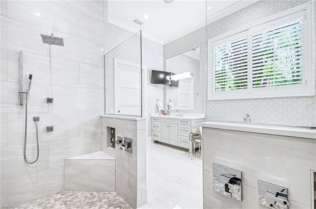 MOORINGS - Residential