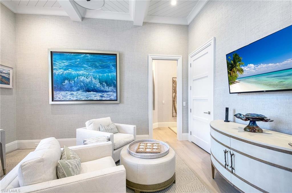 MOORINGS - Residential