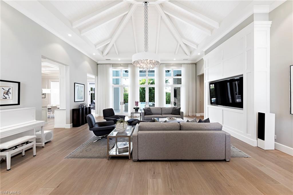 MOORINGS - Residential