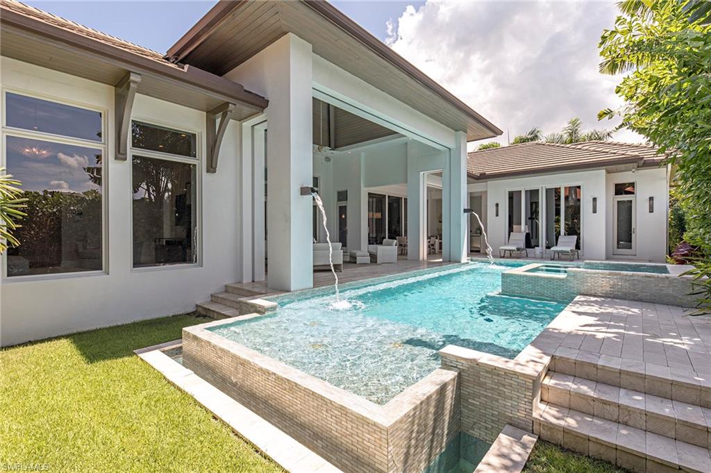 MOORINGS - Residential