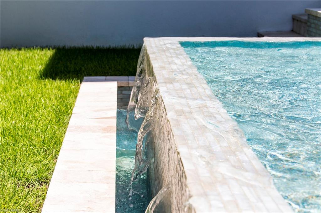 MOORINGS - Residential