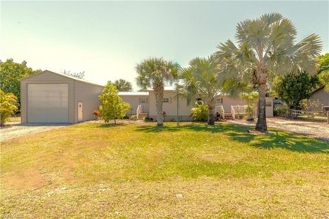 Manufactured Home in MOORE HAVEN FL 1014 Anchor LN.jpg