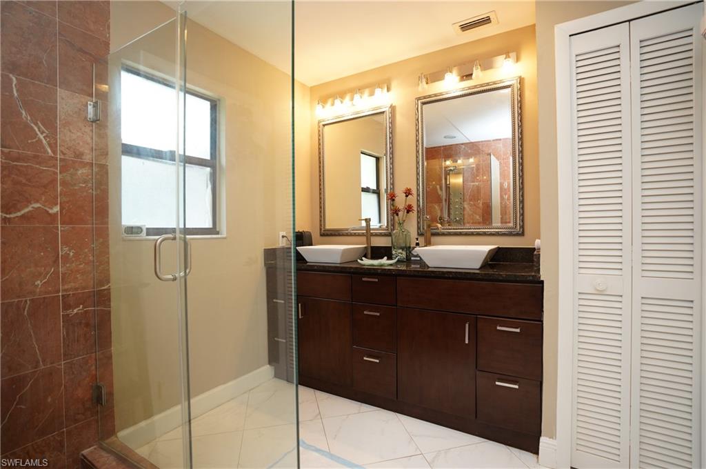 OAKES ESTATES - Residential