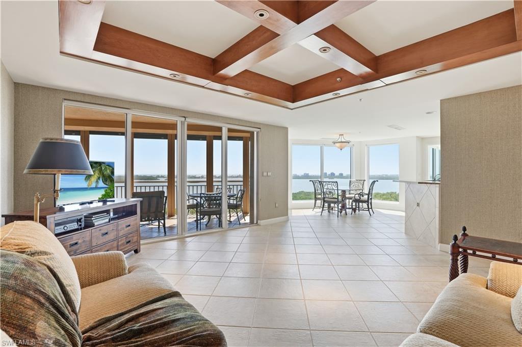 ESTANCIA - Residential