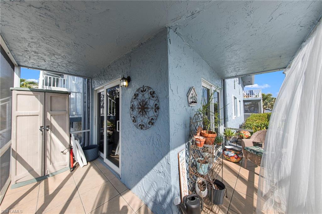 GLADES COUNTRY CLUB - Residential