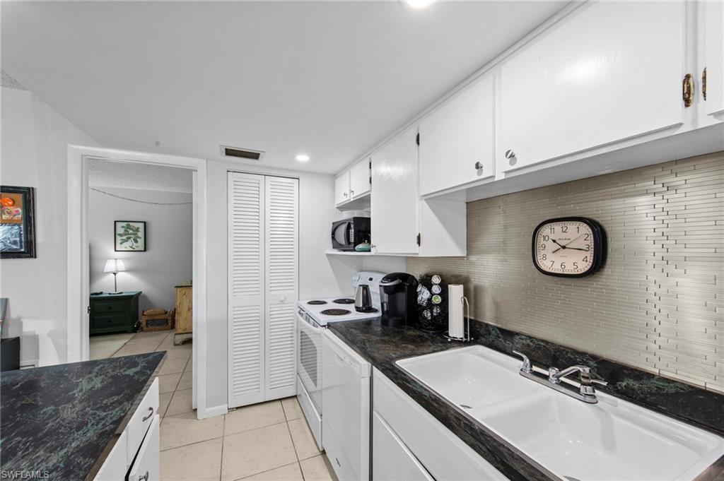 GLADES COUNTRY CLUB - Residential