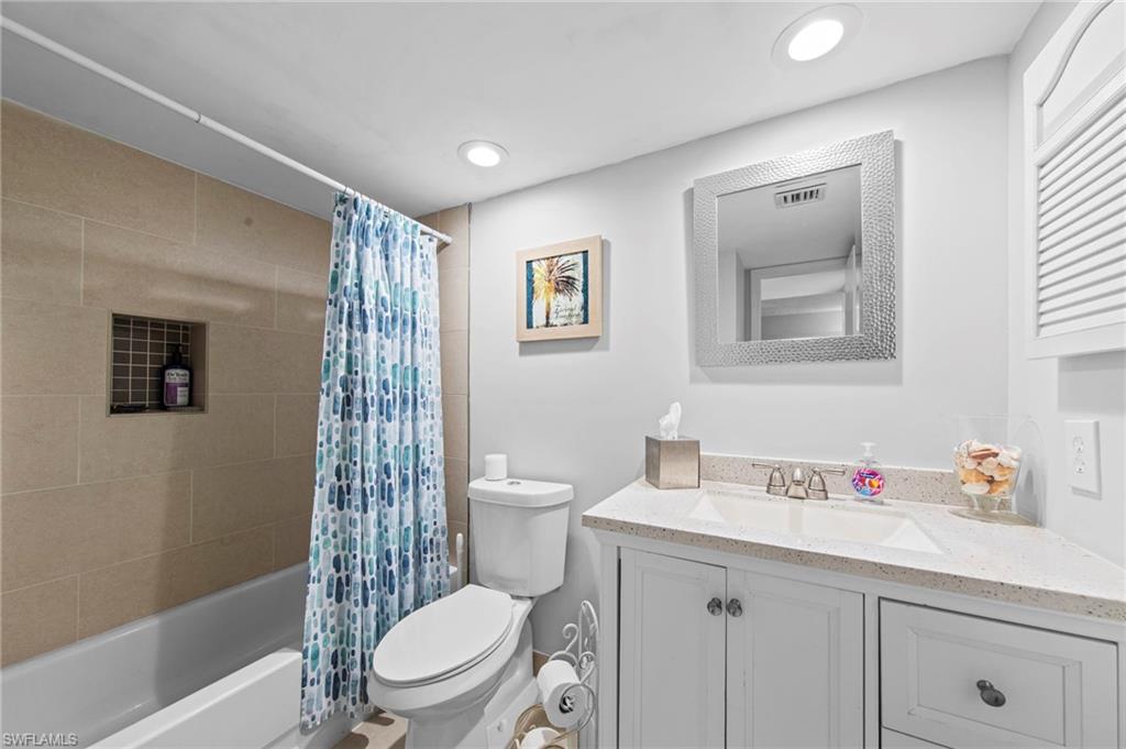 GLADES COUNTRY CLUB - Residential