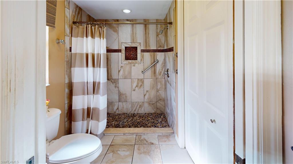 WYLDEWOOD LAKES CONDO - Residential