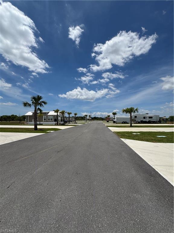 PALM BREEZE - Land