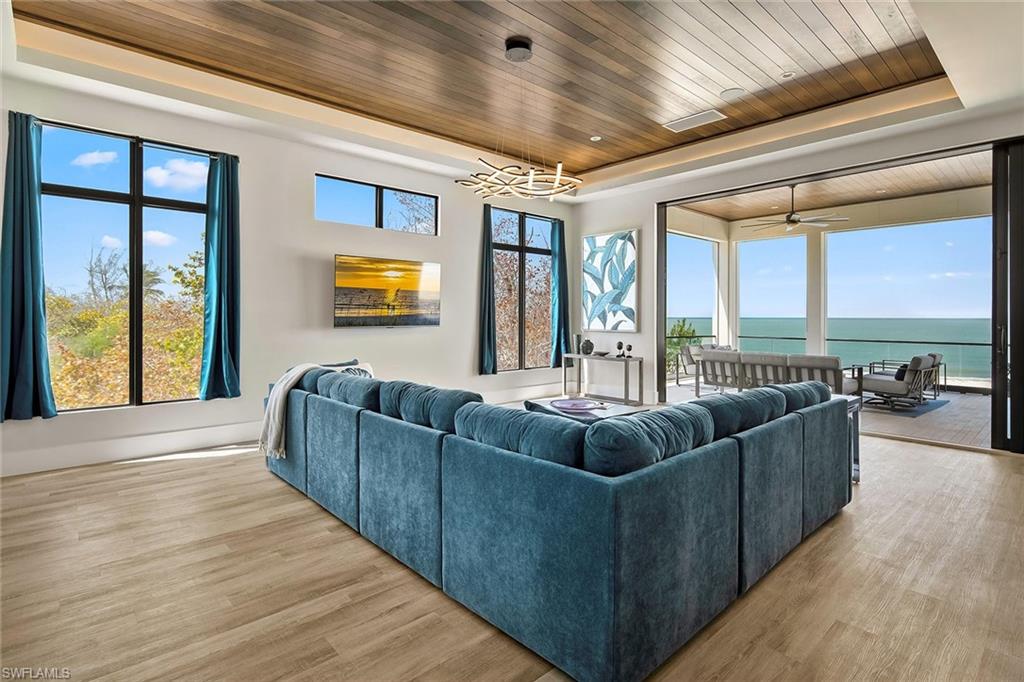 KEEWAYDIN ISLAND - Residential