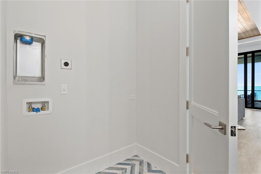 KEEWAYDIN ISLAND - Residential