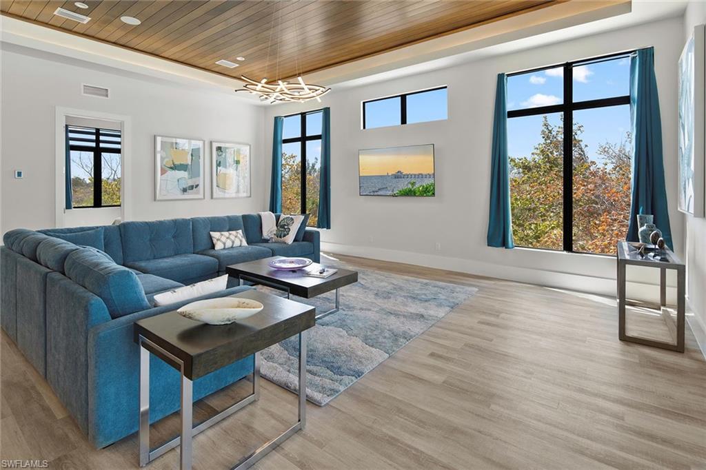 KEEWAYDIN ISLAND - Residential