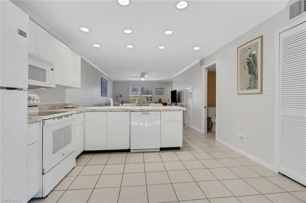 SAND DOLLAR VILLAS - Residential