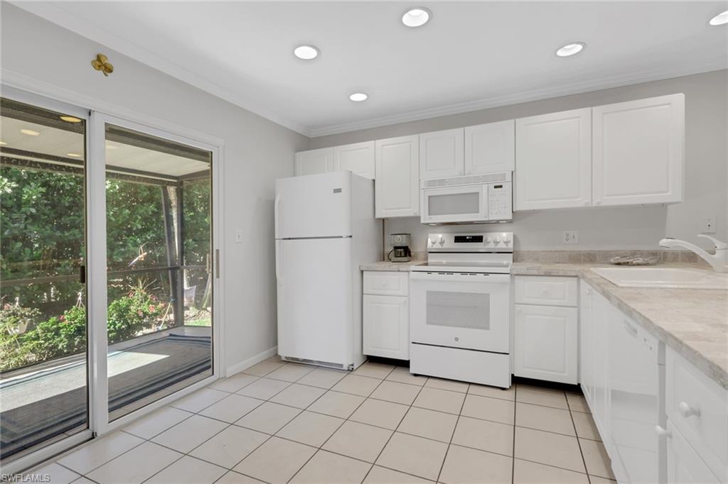 SAND DOLLAR VILLAS - Residential