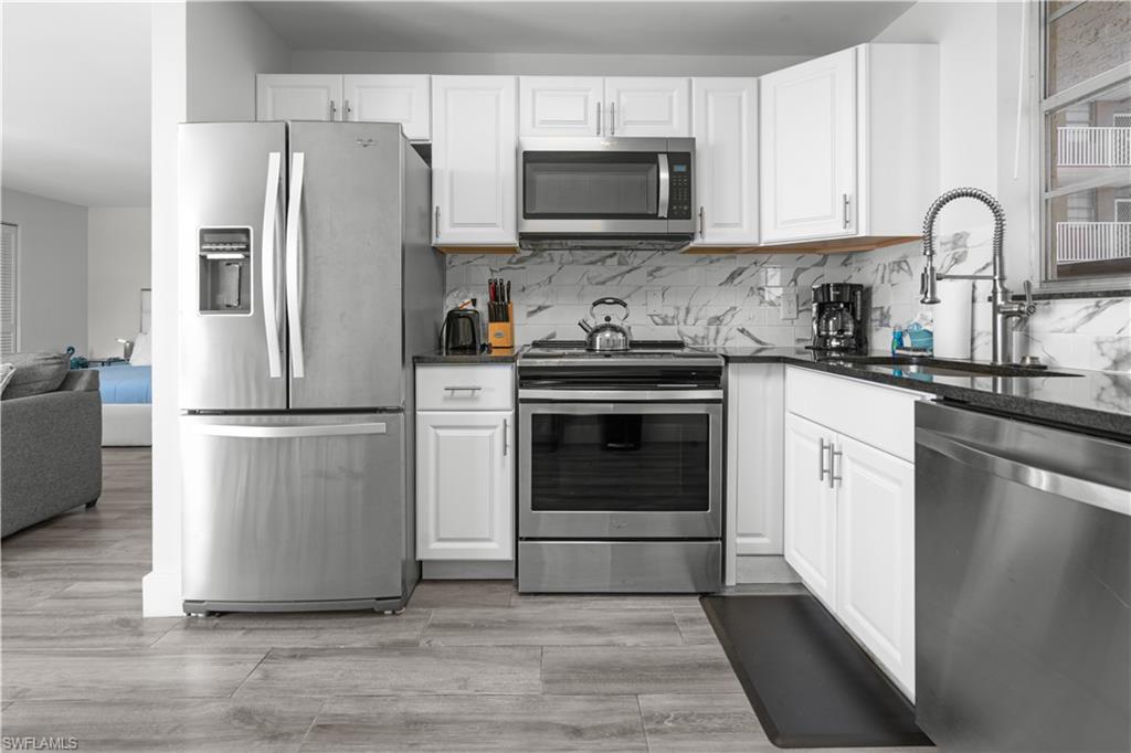 BEACH AND TENNIS CLUB - Residential