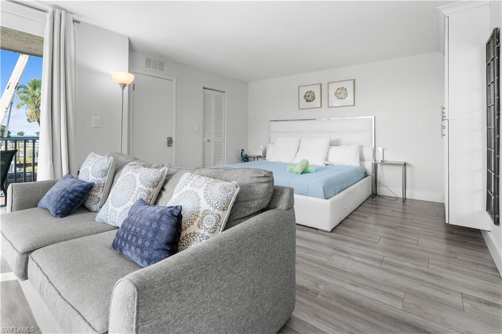 BEACH AND TENNIS CLUB - Residential