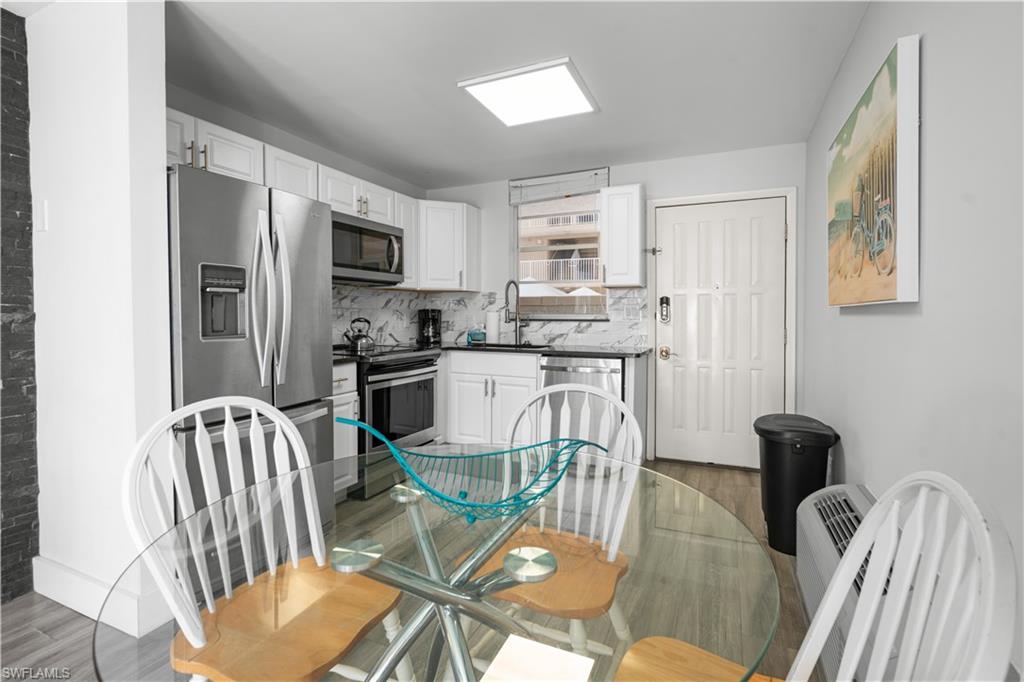 BEACH AND TENNIS CLUB - Residential