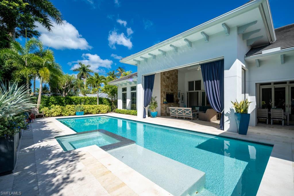 MOORINGS - Residential