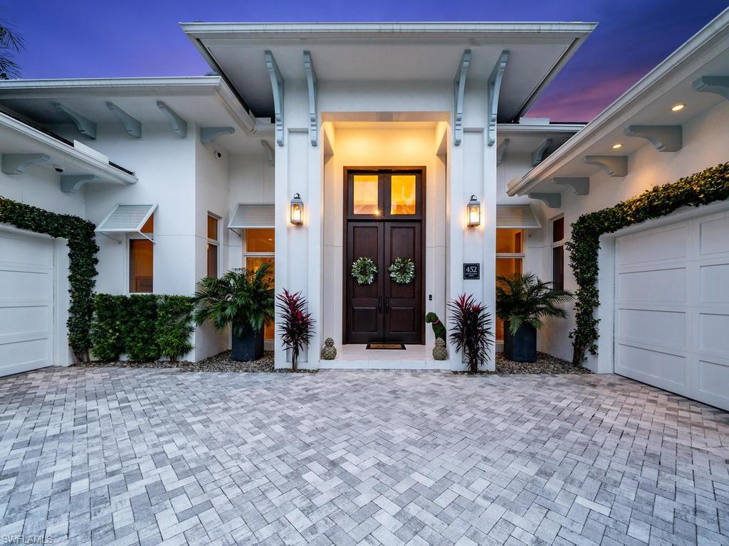 MOORINGS - Residential