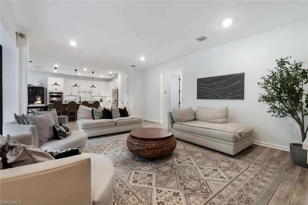 VENTANA POINTE - Residential