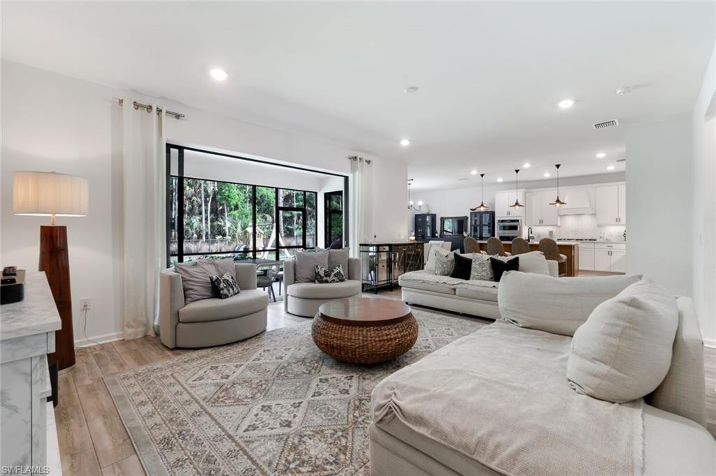 VENTANA POINTE - Residential