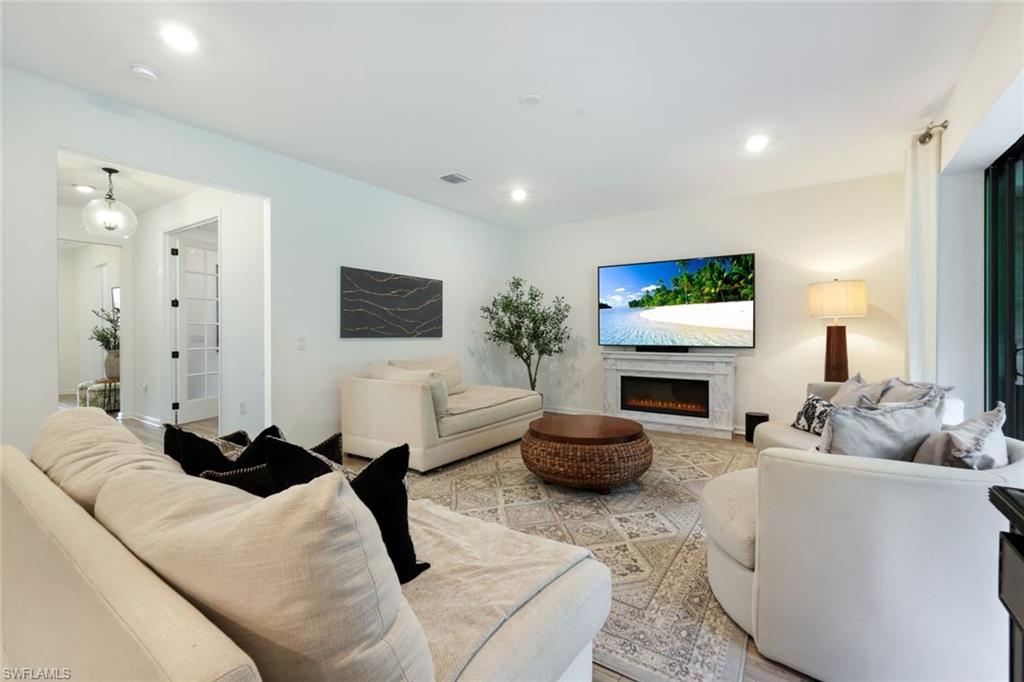 VENTANA POINTE - Residential