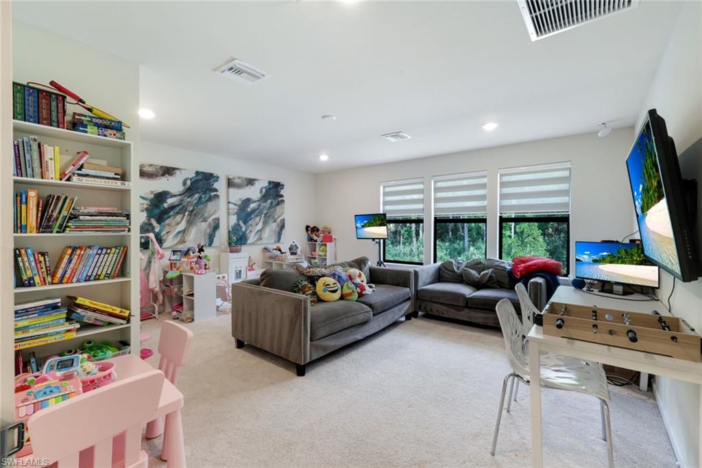 VENTANA POINTE - Residential