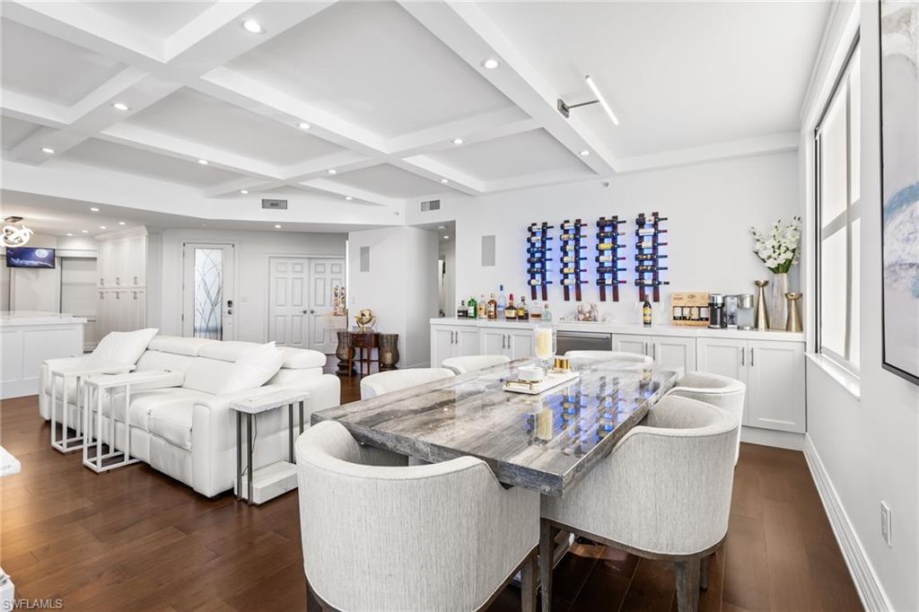 THE SHORES - Residential