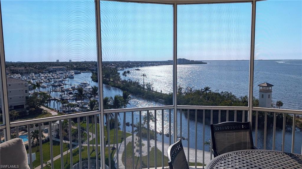 THE SHORES - Residential