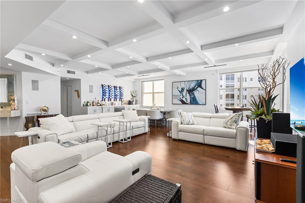 THE SHORES - Residential