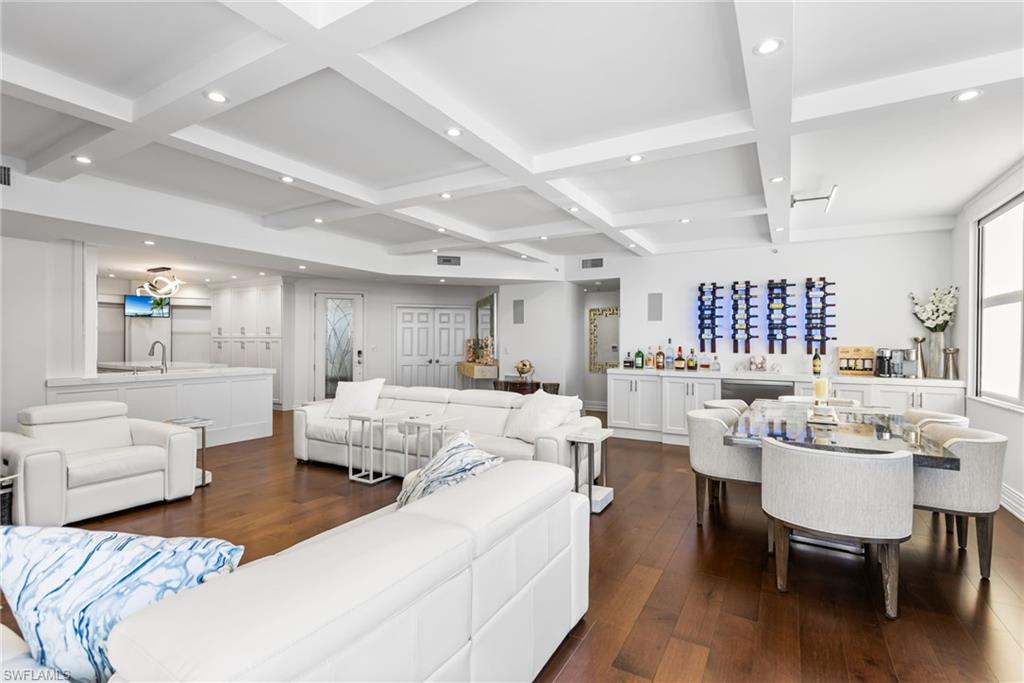 THE SHORES - Residential