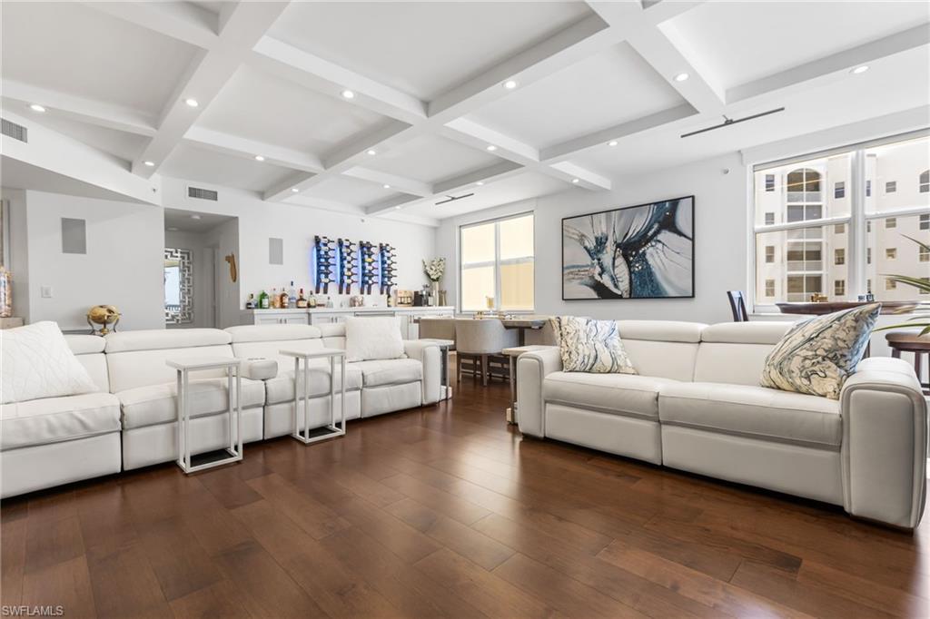 THE SHORES - Residential