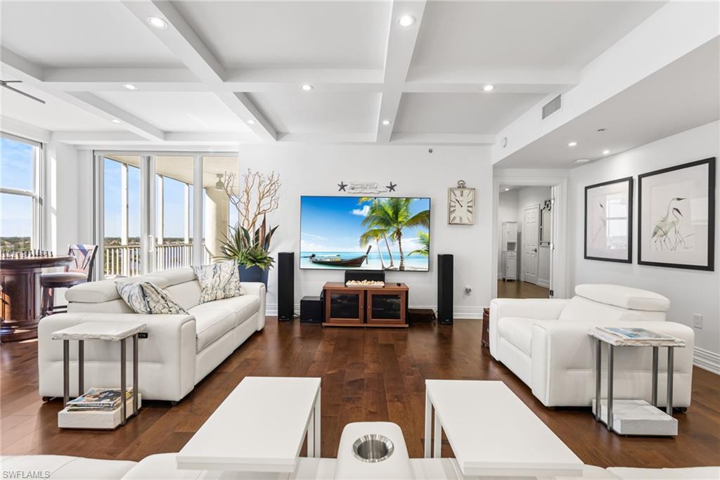 THE SHORES - Residential