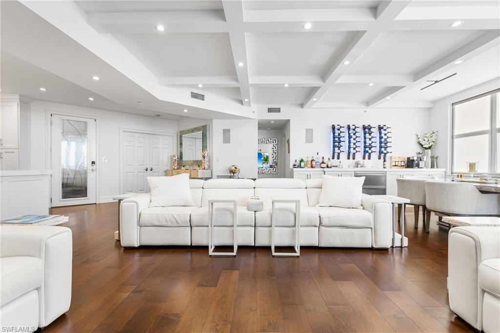 THE SHORES - Residential