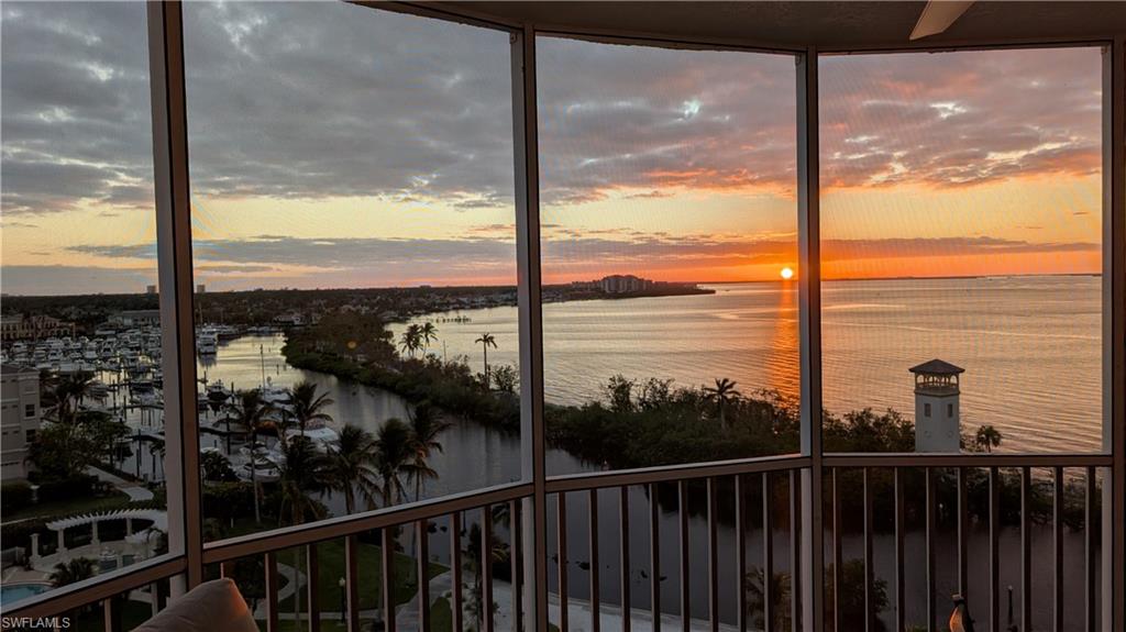 THE SHORES - Residential