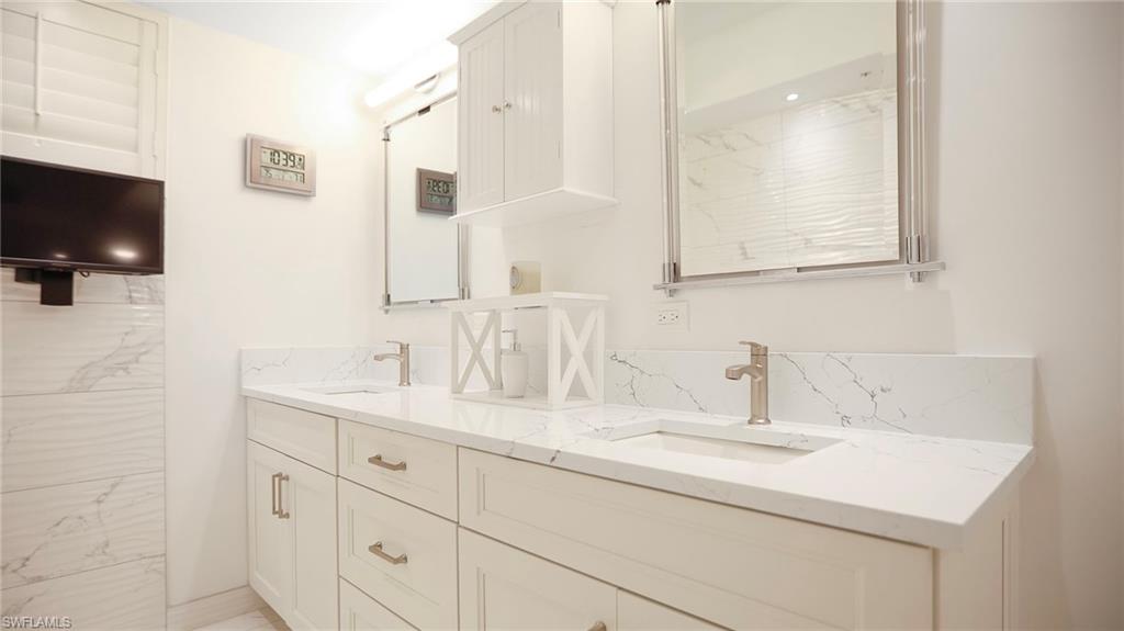 THE SHORES - Residential