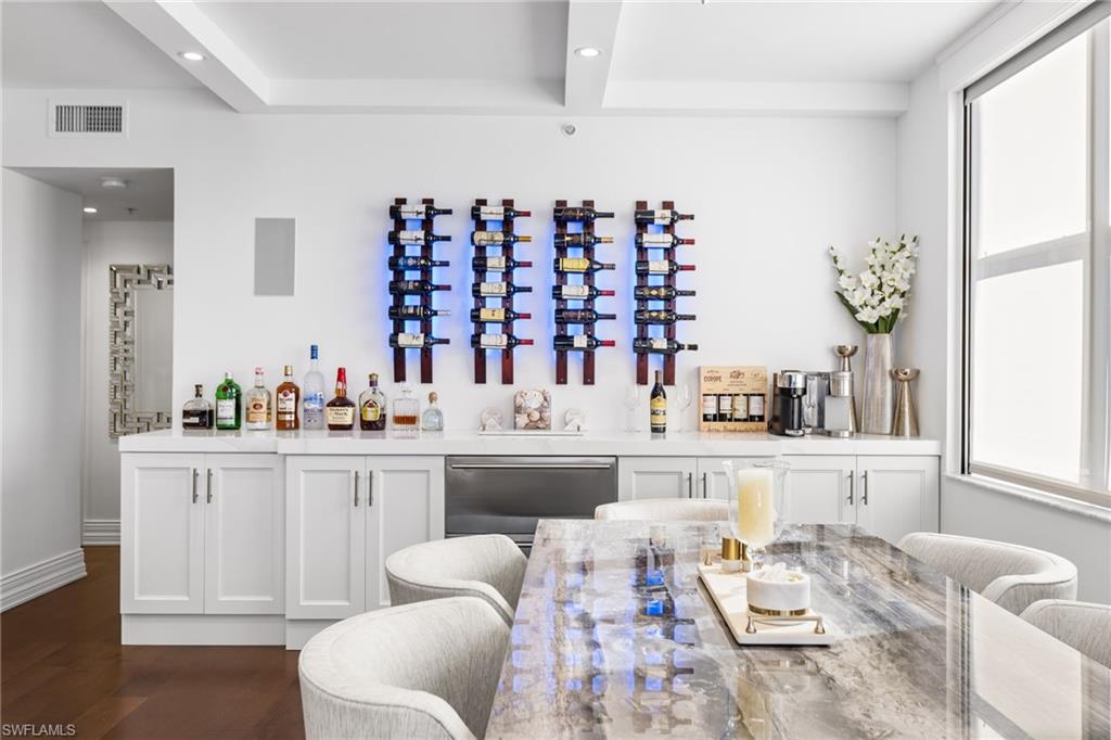 THE SHORES - Residential