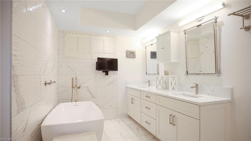 THE SHORES - Residential