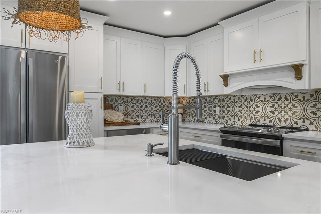 WEEKS REBECCA - Residential