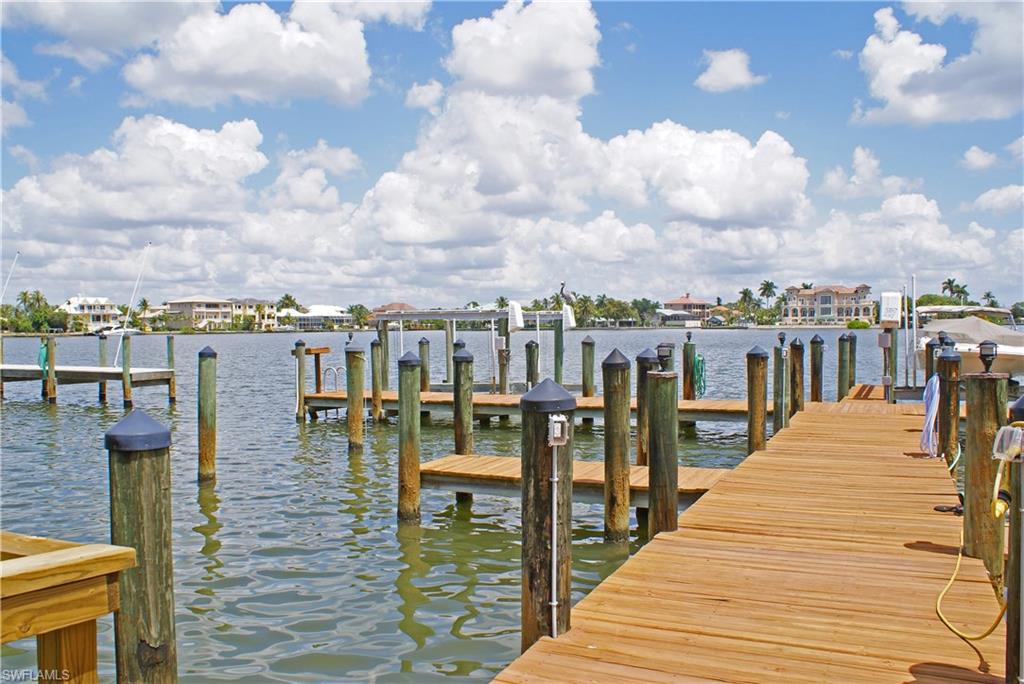 SUNSET BAY - Residential