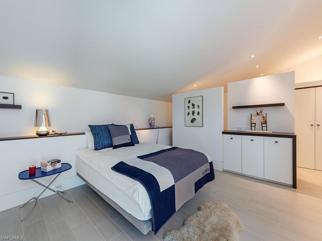 LAKE PARK - Residential