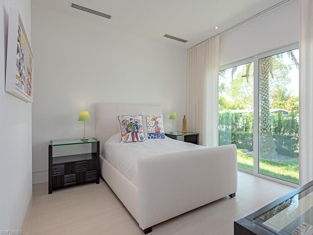 LAKE PARK - Residential