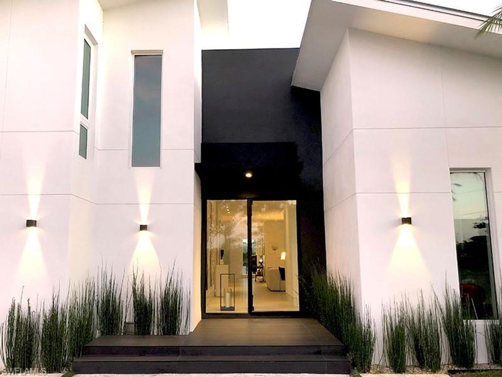 Photo of 1218 14th AVE N, NAPLES, FL 34102 (MLS # 226016846)