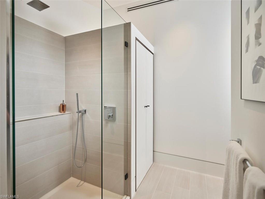 LAKE PARK - Residential