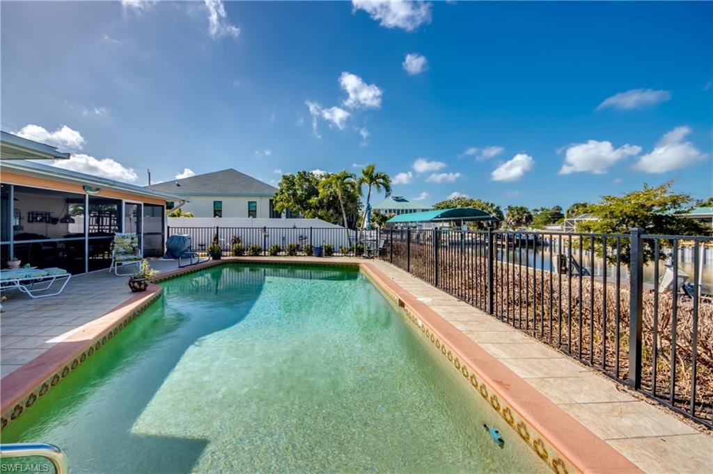 SANDY SHOALS - Residential