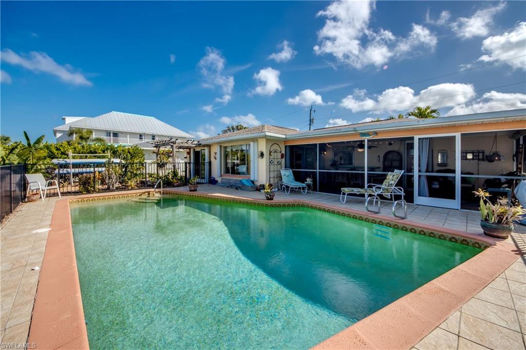 SANDY SHOALS - Residential