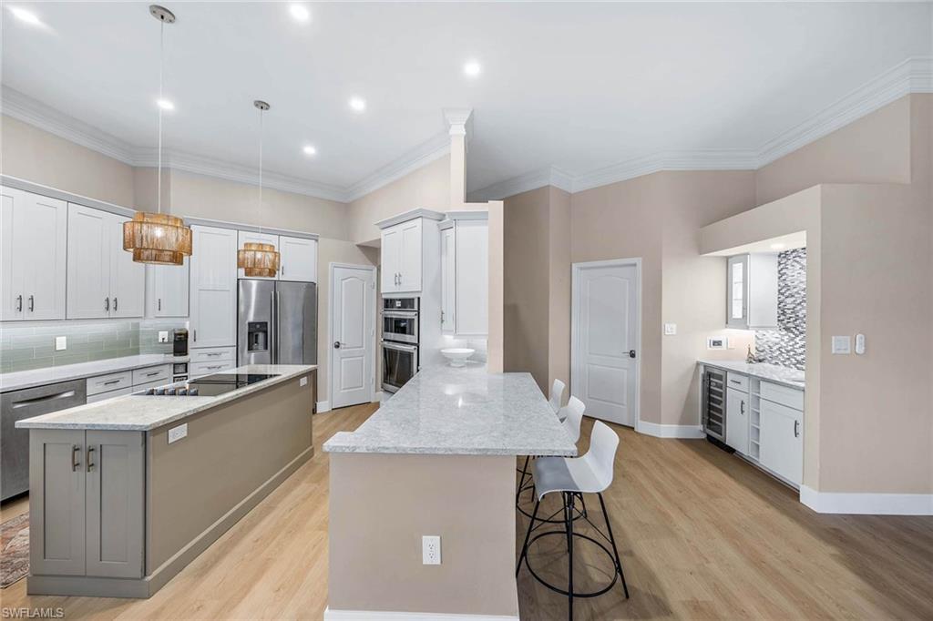 LONGSHORE LAKE - Residential