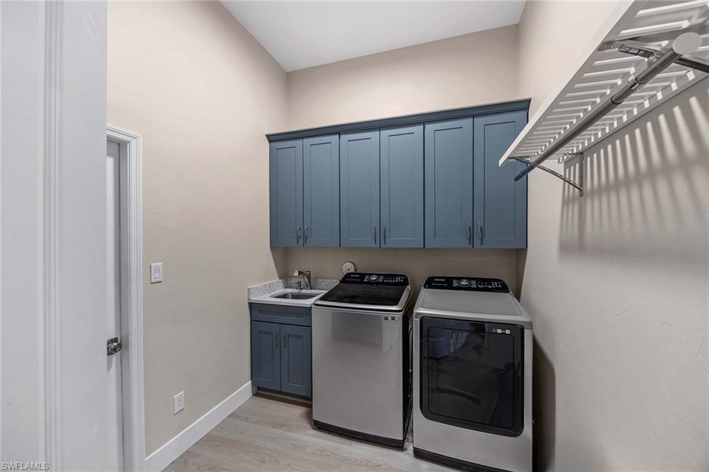 LONGSHORE LAKE - Residential