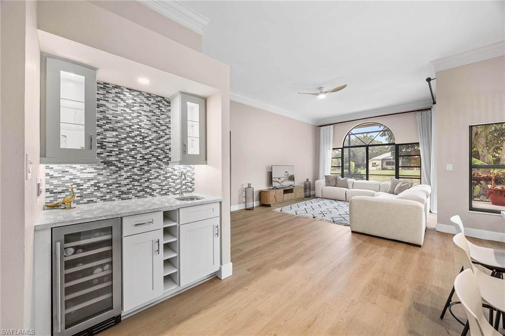 LONGSHORE LAKE - Residential