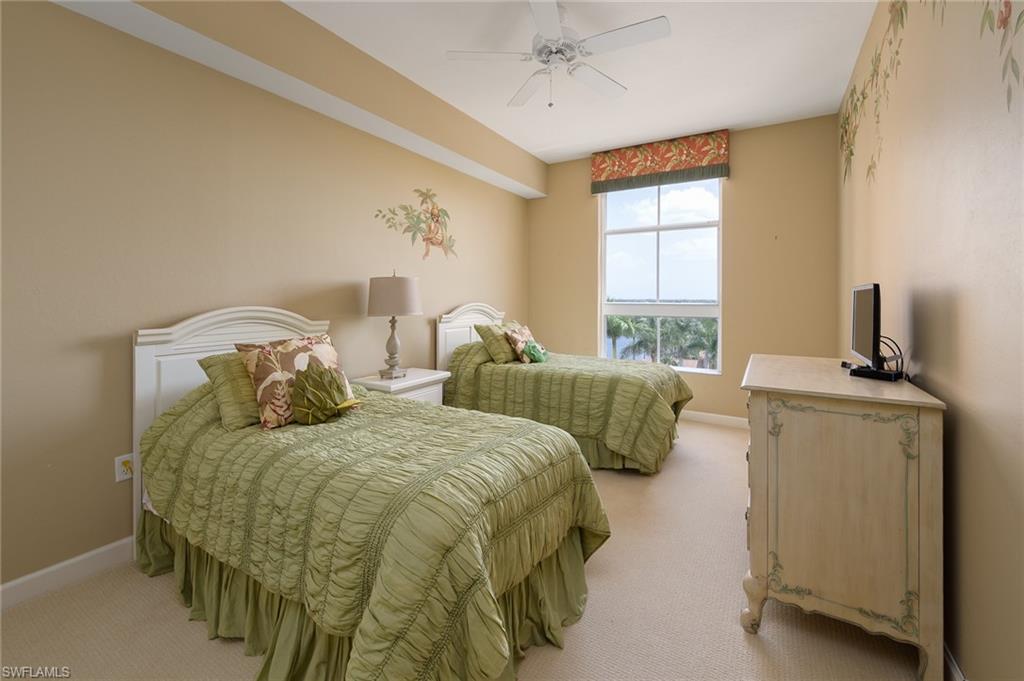 THE SHORES - Residential